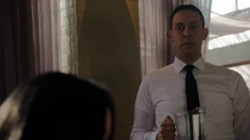 POI 0419 Waiter