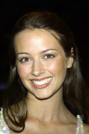Amy-Acker-21