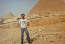 Peel next to the Egyptian pyramids