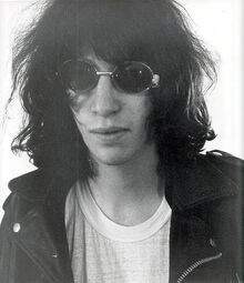 09-joey-ramone