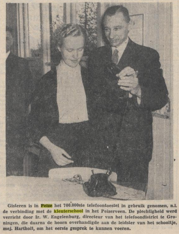 Kleuterschool Het Horntje werd in het zonnetje gezet omdat aldaar de 70.000e telefoonaansluiting (van Nederland) in gebruik werd genomen. De foto stond op de voorpagina van de Drentse en Asser Courant van 29 april 1955