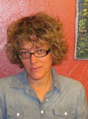 Amy Beeder. Courtesy 32 poems.