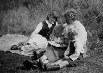 Jessie MacDonald with daughter Joan Aiken and grandchildren Lizza and John, in 1953. Courtesy The World of Joan Aiken.