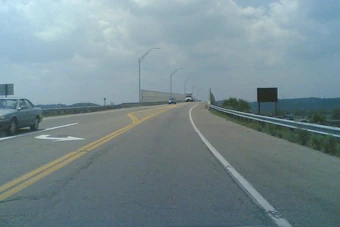 Jesse Stuart Memorial Bridge in 2007. Courtesy Wikimedia Commons.