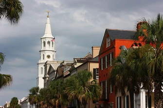 Broad Street, Charleston, 2010. Photo by Khanrak. Licensed under Creative Commons, courtesy Wikimedia Commons.