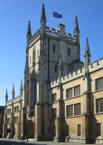 The Pitt Building in Cambridge, formerly the headquarters of Cambridge University Press. Courtesy Wikimedia Commons.