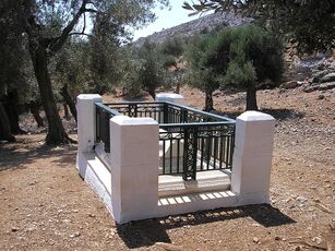 Brooke's grave P8170206
