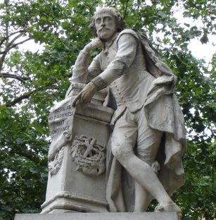 Statue of Shakespeare in London. Photo by Lonpicman. Licensed under Creative Commons, courtesy Wikimedia Commons.