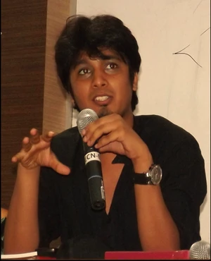 Yaseen Anwer in 2012. Photo by Poets Corner Group. Courtesy Wikimedia Commons.