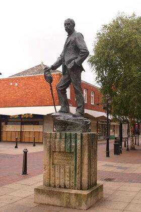 A.E.Housman statue