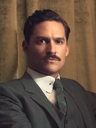 Thomas Wayne Headshot.jpg (165 KB)