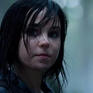 64mEhoMYAD8.jpg (8 КБ) Талия в детстве (в фильме Море Чудовищ)