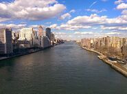 East River from Roosevelt Island Tramway March 2014.jpeg