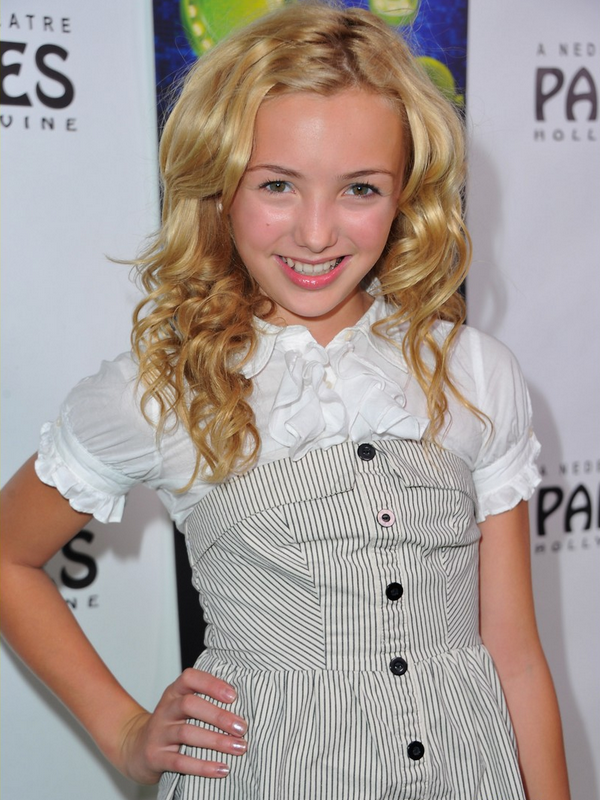 Wiki Fandom Powered By Wikia - Peyton List From Jessie, HD Png Download -  860x860(#1730467) - PngFind