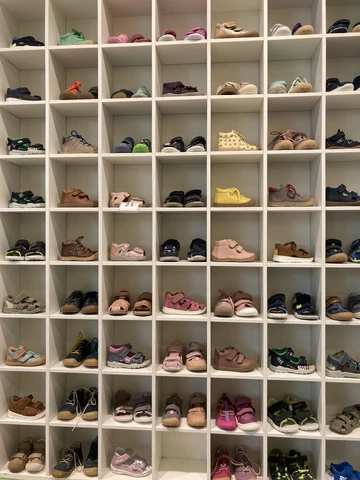 Behälter für Kinderfüße