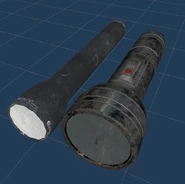 Lampe de poche pré-0.3.0 vs son modèle mis à jour ultérieur