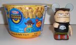 Vinylmation Buford and Agent P mac & cheese