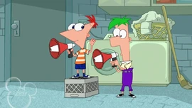 "Ferb, loa của cậu chưa bật kìa