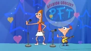 Candace sobe ao palco e canta com a PFT