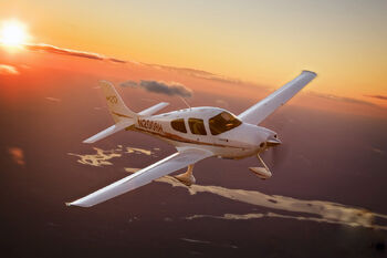 Land-away-double-flying-08101222.jpg