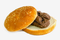 -burger-fast-food-garbage-concept-43840525.jpg