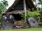 Véritables roues monnaies des îles Yap.