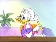 Miss Frappe dans Une planche à roulettes surprise.