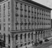 Photographie du second Galt House, prise en 1920.