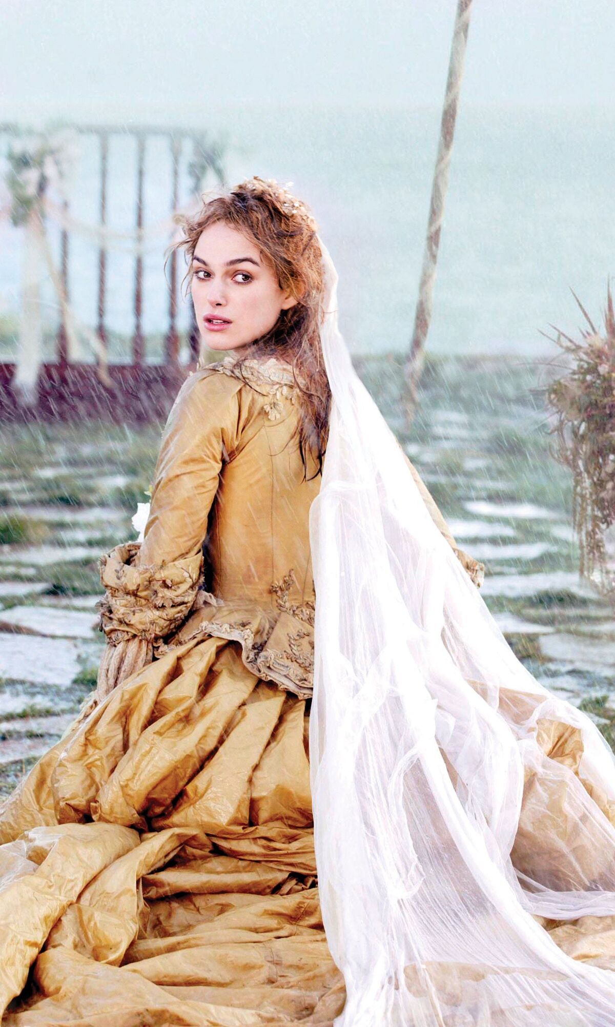 Elizabeth Swann's wedding dress, Pirates of the Caribbean Wiki