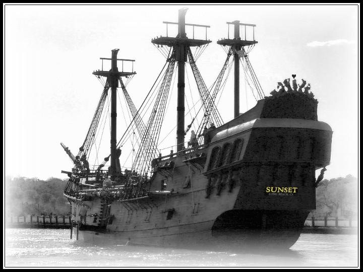 THE BLACK PEARL Pirate Ship, Halloween Feature