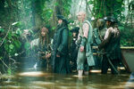 Captain Jack Sparrow (Johnny Depp), Blackbeard (Ian McShane), Angelica (Penelope Cruz), Quartermaster (Ian Mercer) and Scrum (Stephen Graham) make their way through the thick jungle growth in search of the fabled Fountain of Youth.