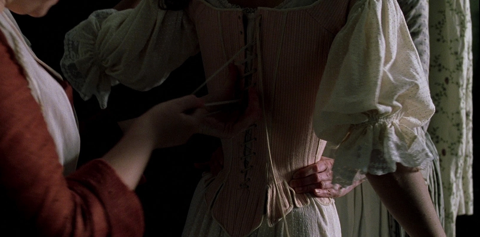 Fan lacing corset, The Corset Wiki