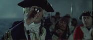 Norrington observe le Pearl