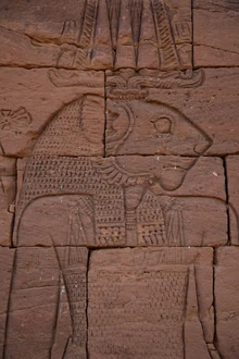 Bassorilievo di Apedemak nel tempio di Naqa