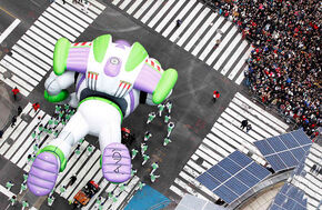 Buzz-Macys Parade-Top-view