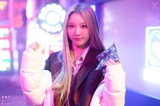 Pixy Karma MV behind 07.jpg (206 KB) Karma (1)