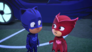 Owlette talking to Catboy