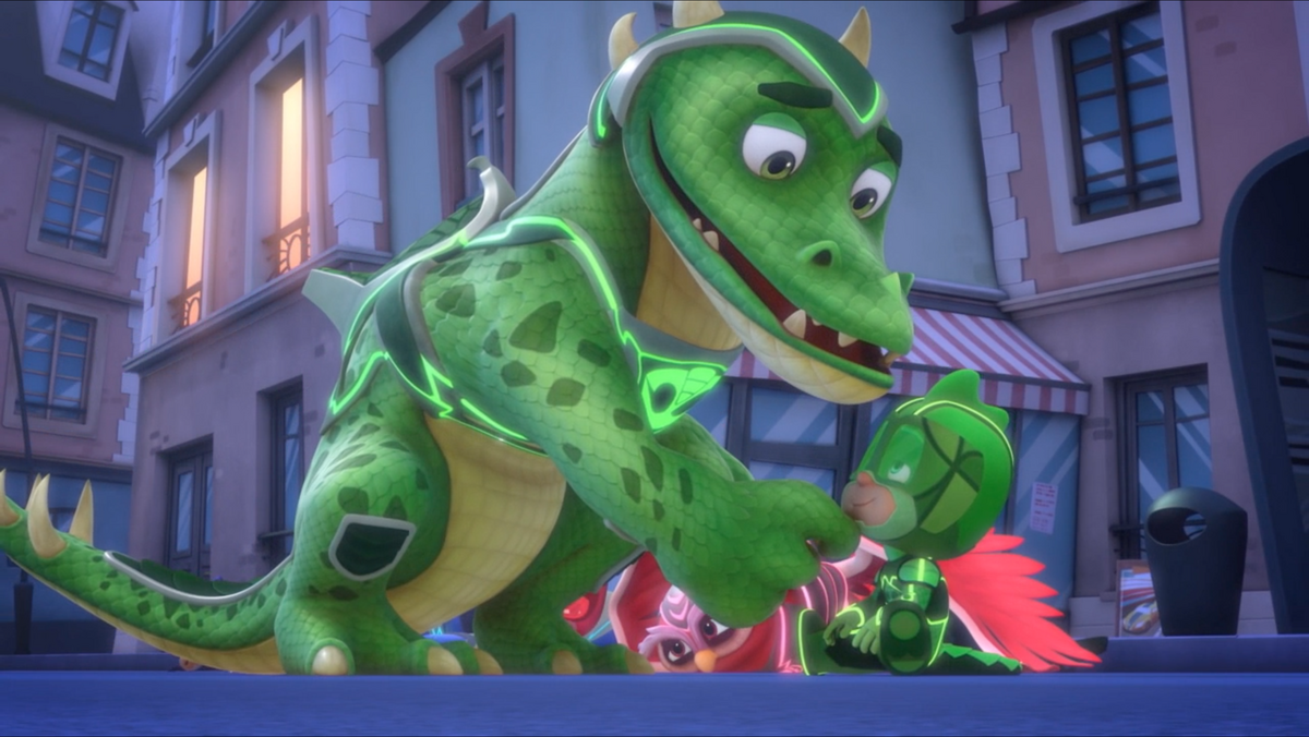 Power lizard top