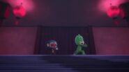 Gekko and Munki-gu dancing