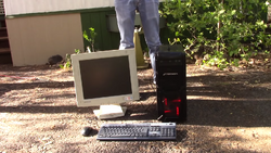 Bored Smashing - GAMING PC?!