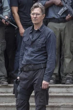 Dreyfus and his human army at the back.