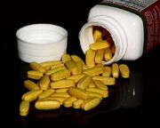 800px-B vitamin supplement tablets