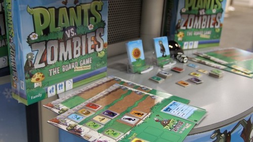 Plants vs. Zombies: Heroes collectible card game announced