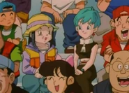 Bulma i Pan na widowni Tenka-ichi Budōkai