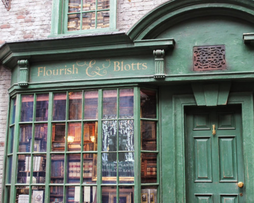 Flourish and Blotts Harry Potter™