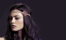 424361-phoebe-tonkin-220x135