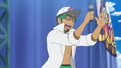 Kukui accidentally makes Masked Royal's pose