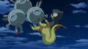 Heliolisk attacked by Magneton's Tackle