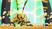 Electivire uses Thunder on the ground