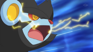 Volkner's Luxray using Thunder Fang